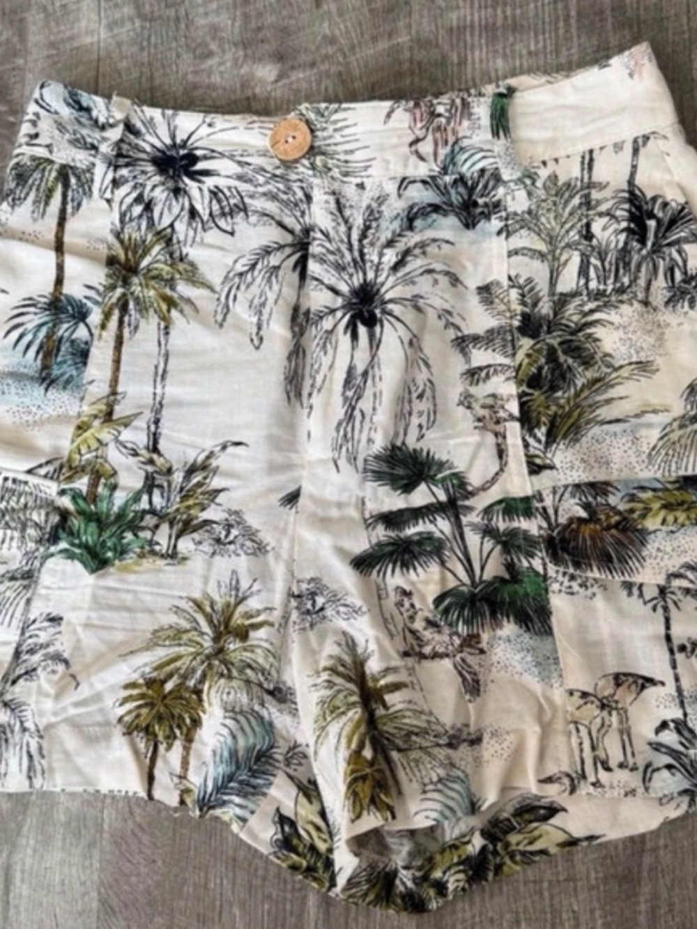 Zara Women's High-Waist Tropical Palm-Print Shorts — White/Green